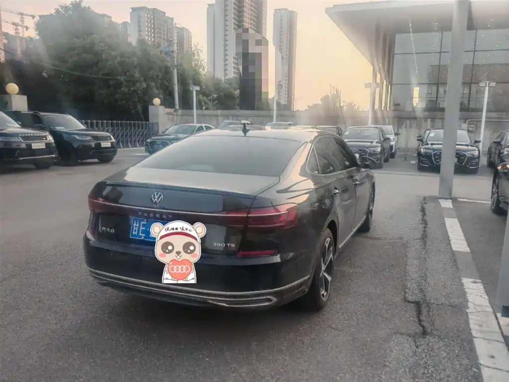 Volkswagen Passat 2025 380TSI
