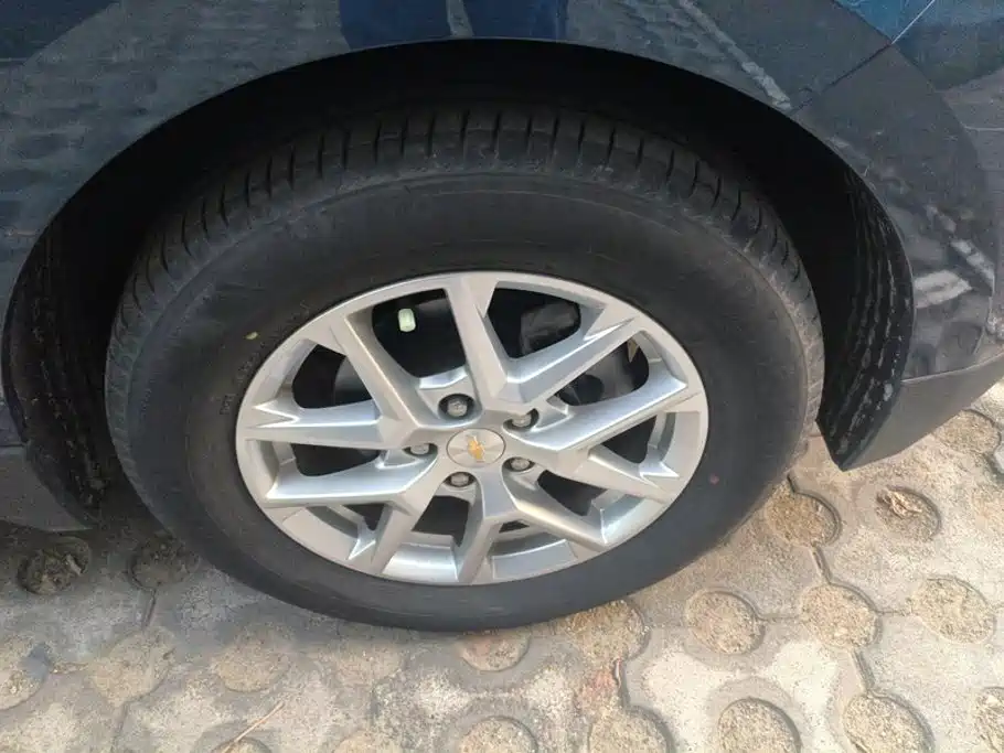 Chevrolet Equinox — миниатюра 6