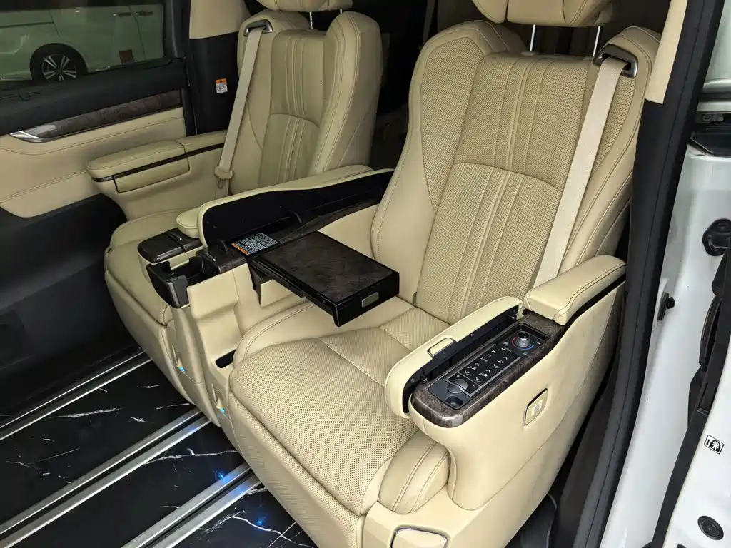 Toyota Vellfire — миниатюра 19
