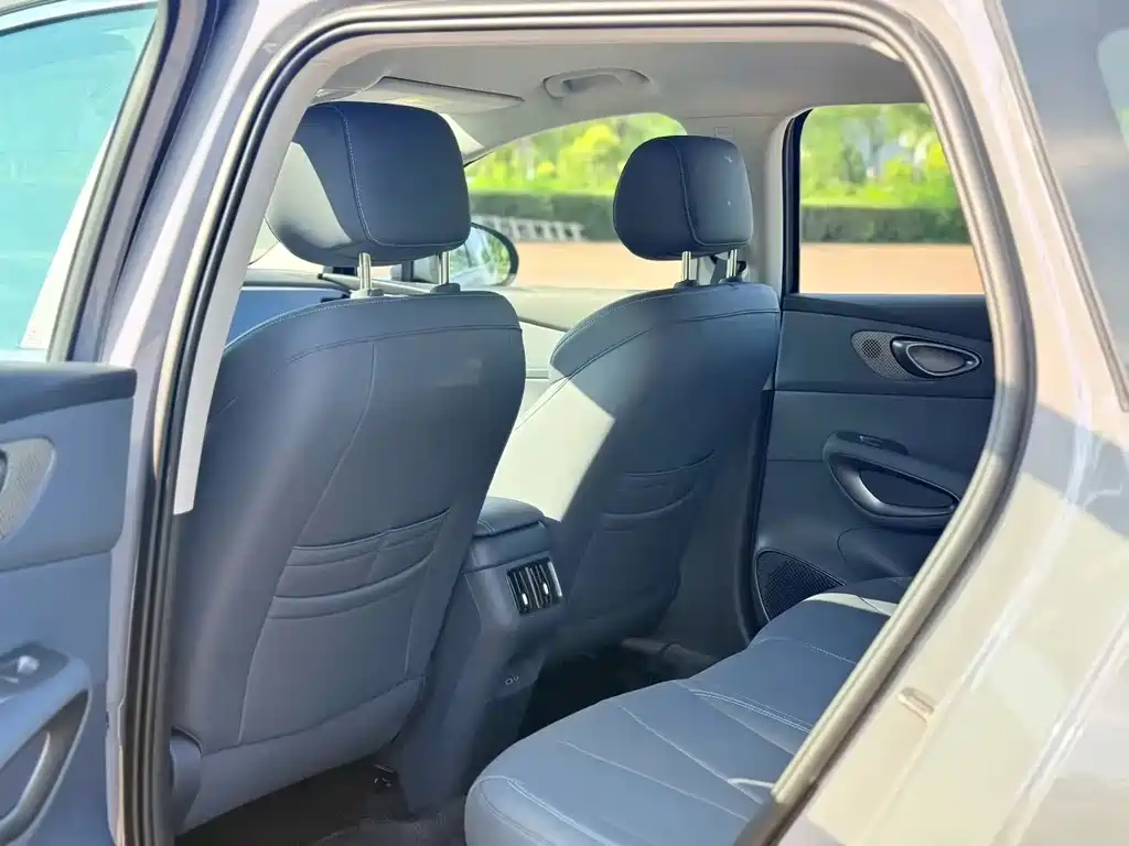 BYD Sealion 05 EV — миниатюра 6