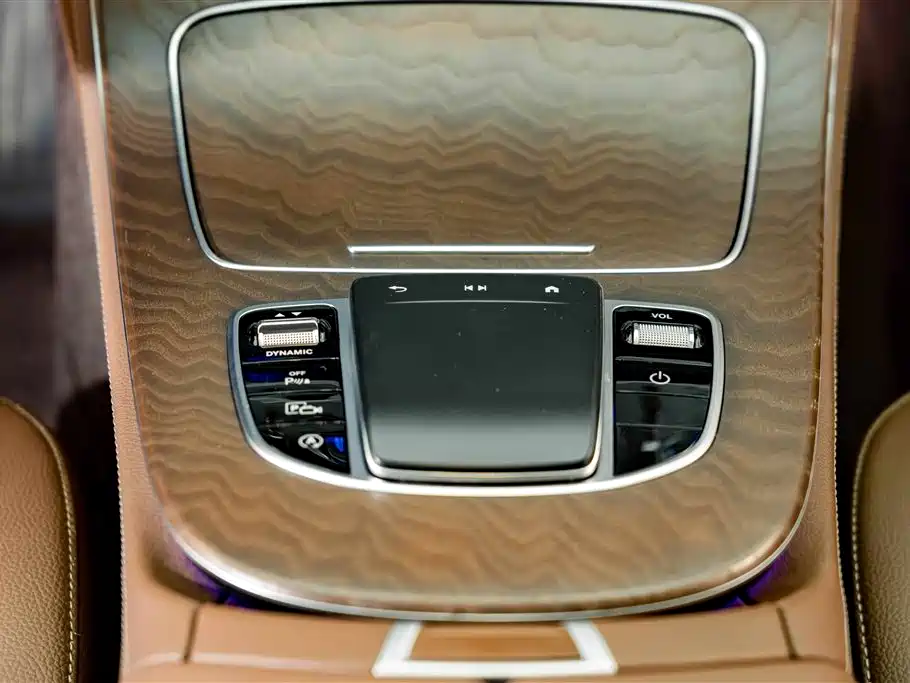Mercedes-Benz E-Class — миниатюра 15