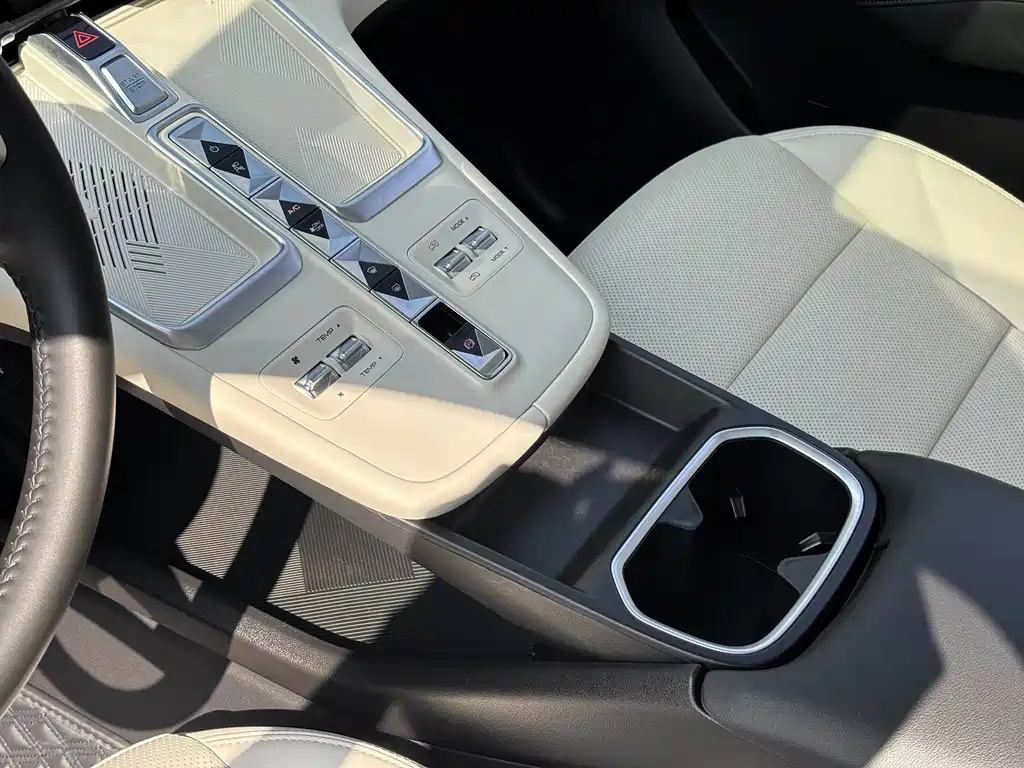 Haval Xiaolong MAX — миниатюра 18