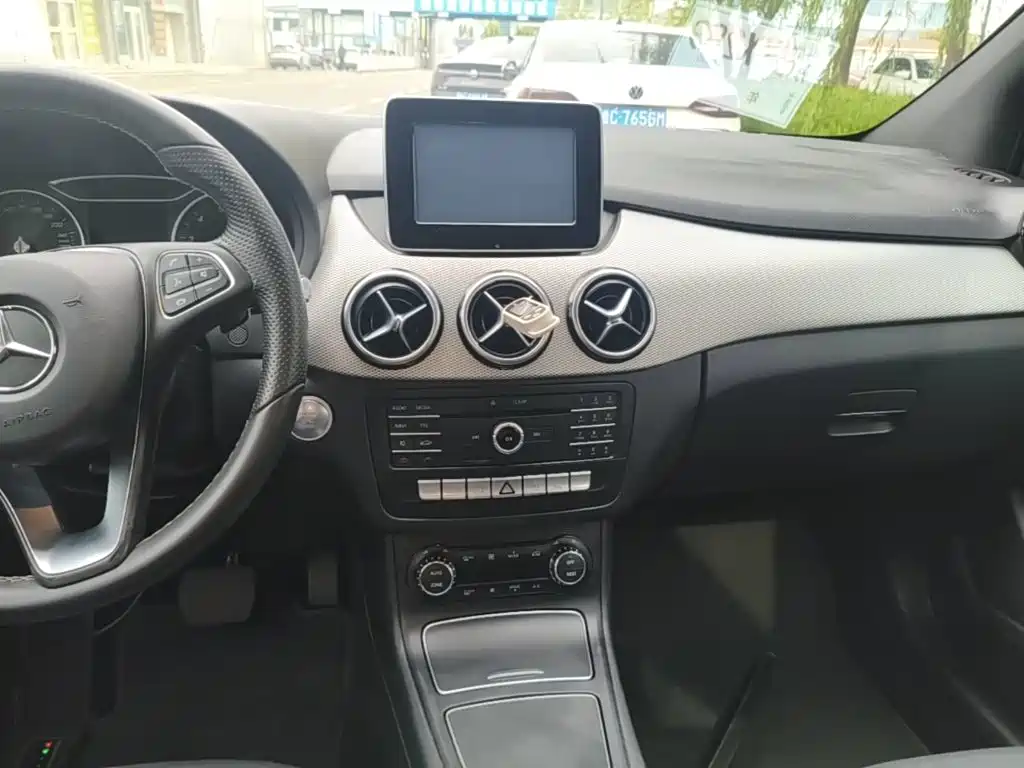Mercedes-Benz B-Class — миниатюра 13