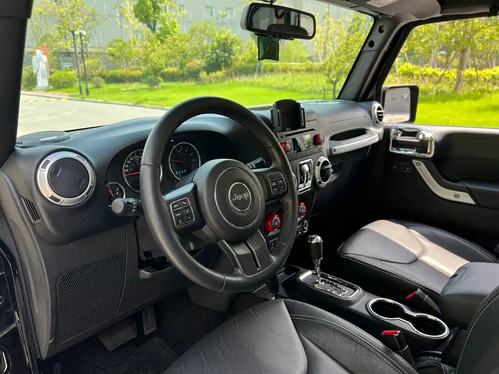 Jeep Wrangler — миниатюра 9