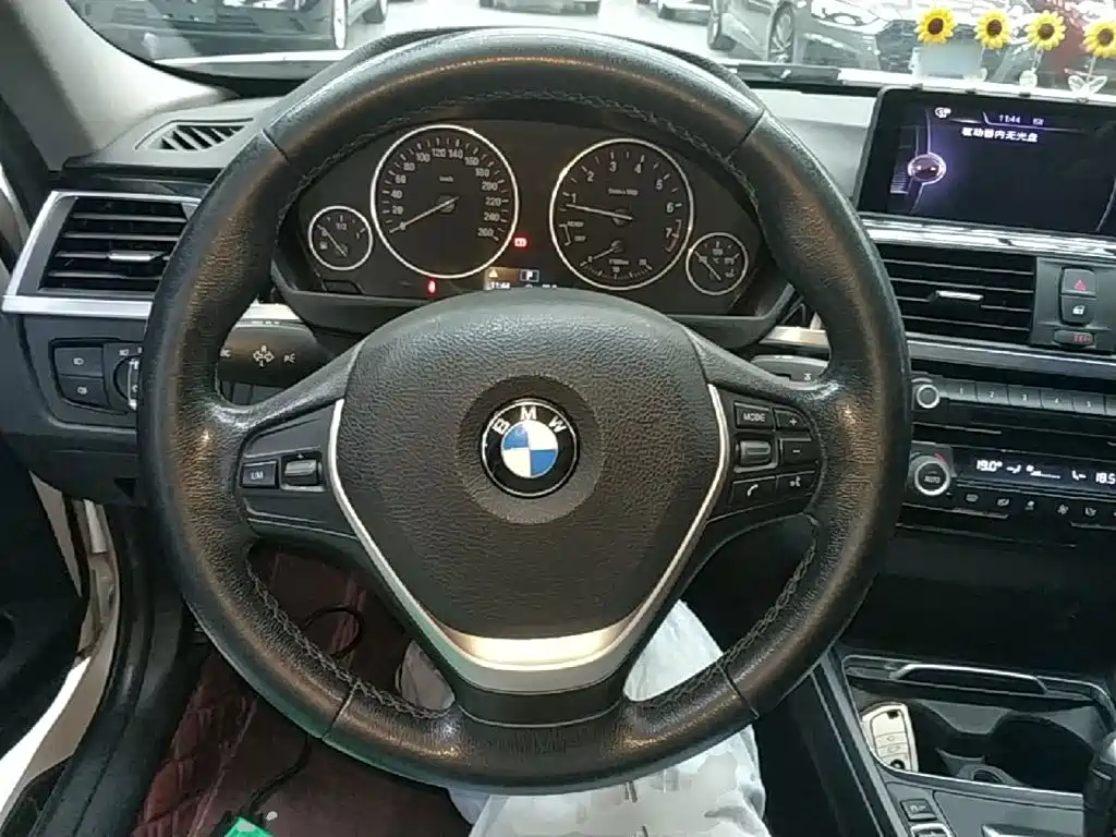 BMW 3 Series — миниатюра 11