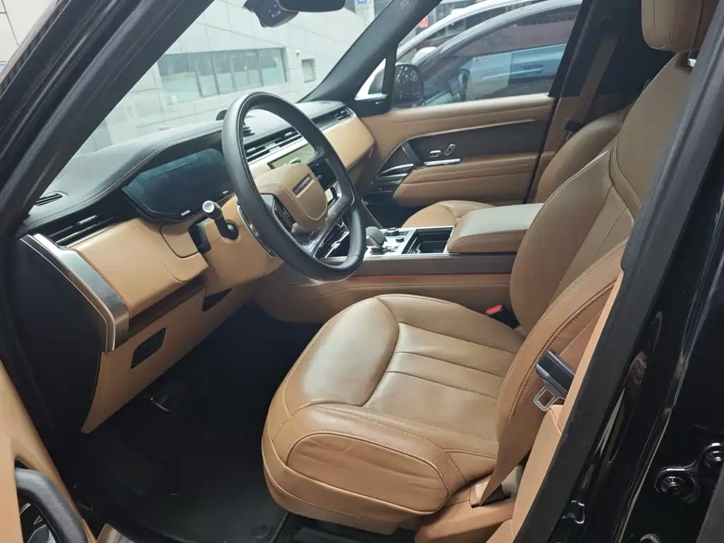 Land Rover Range Rover 2023 3.0 L6 400PS Long Wheelbase