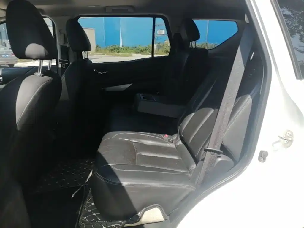 Nissan Terra — миниатюра 17