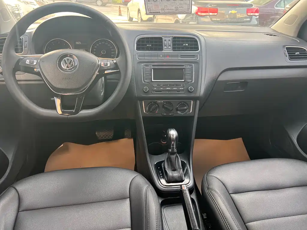 Volkswagen Polo 2016 1.6L AT Comfort