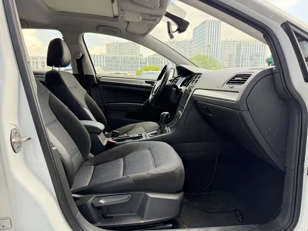 Volkswagen Golf — миниатюра 8