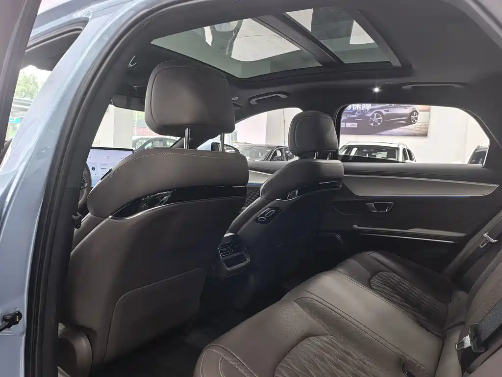BYD Han — миниатюра 13