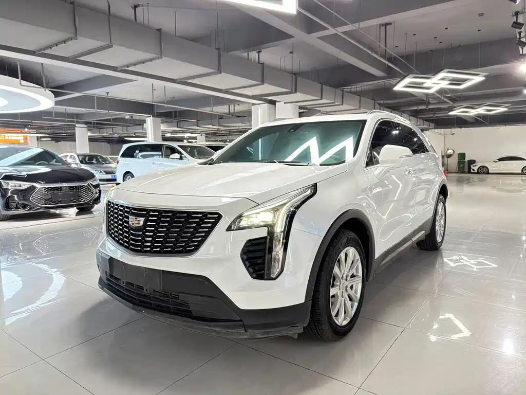 CADILLAC XT4