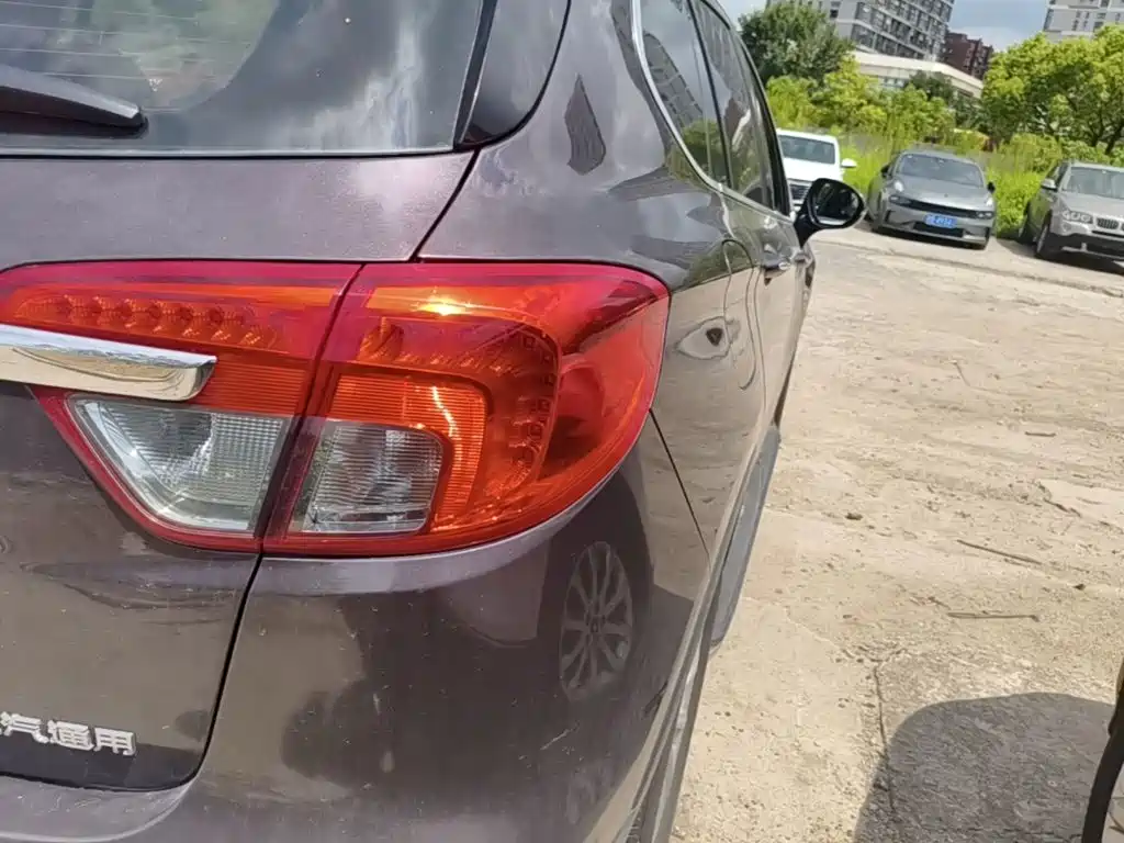 Buick Envision Plus — миниатюра 8