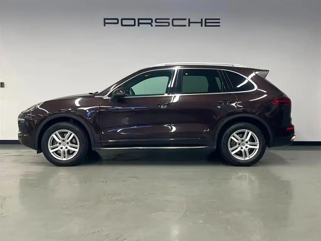 Porsche Cayenne — миниатюра 4