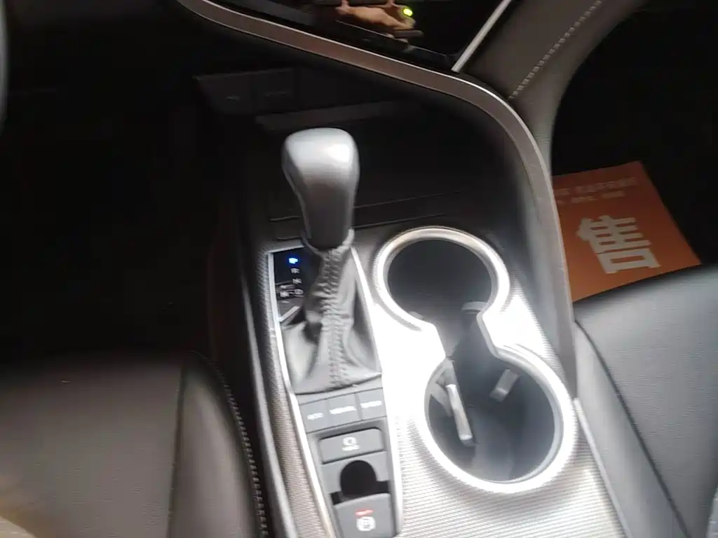 Toyota Camry — миниатюра 14