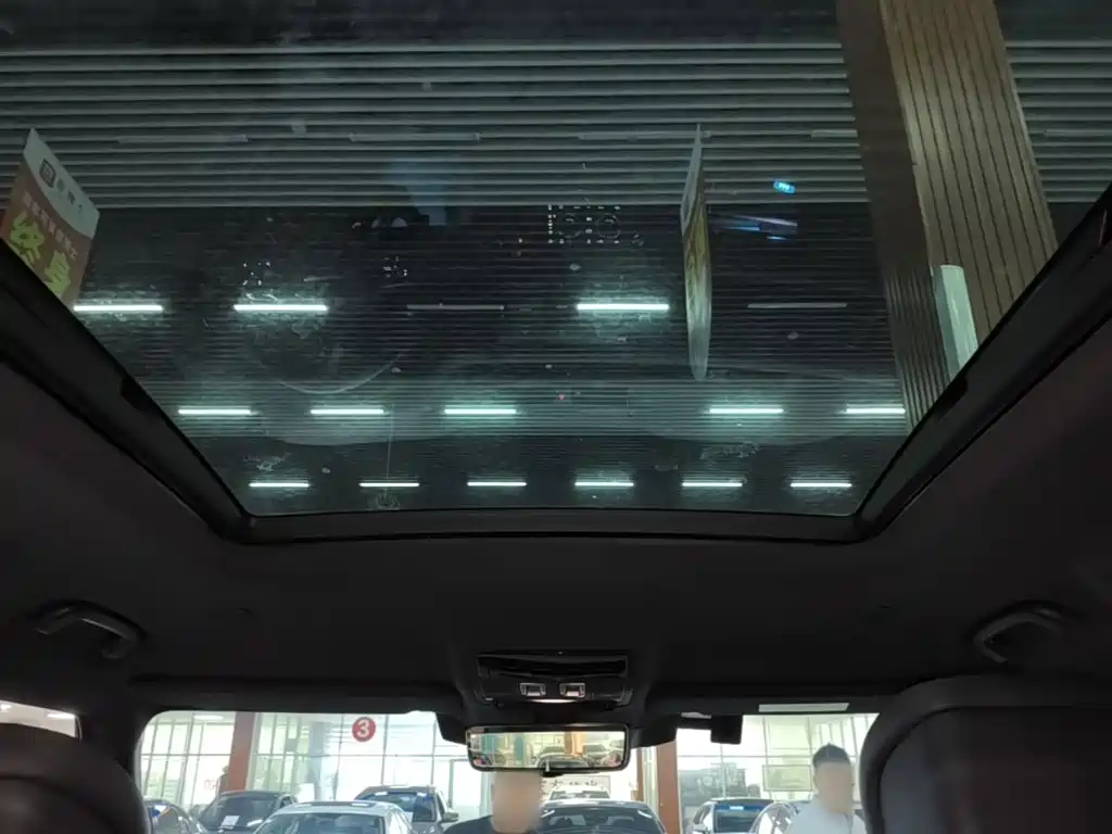 Land Rover Defender — миниатюра 18