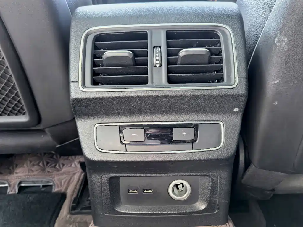 Audi Q5L — миниатюра 8