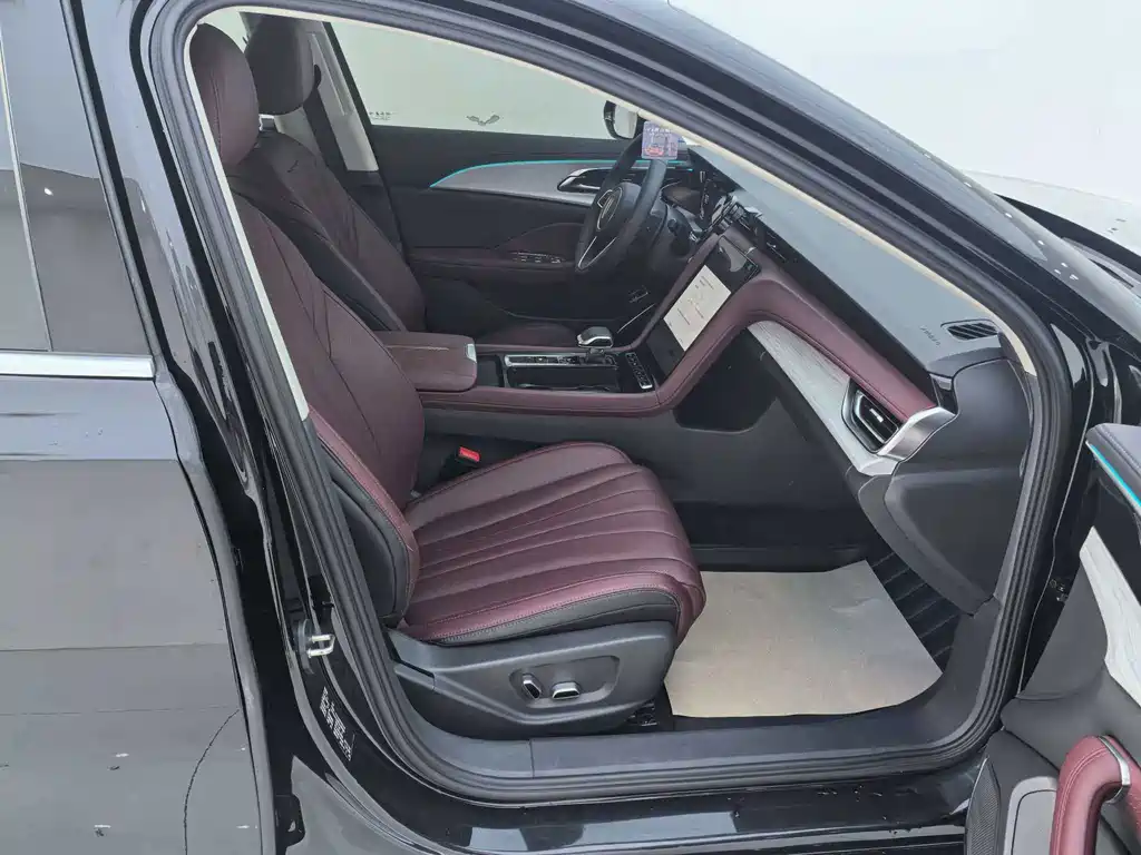 Hongqi Hongqi H5 — миниатюра 8
