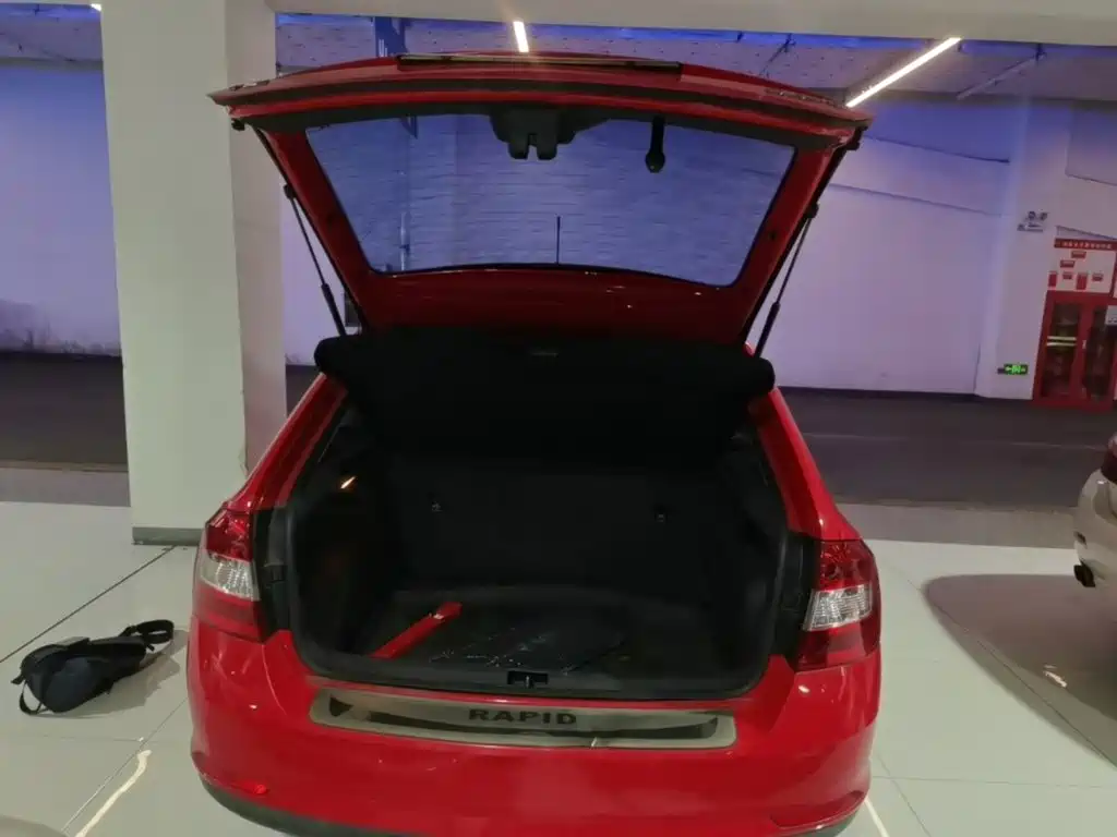Skoda Rapid Spaceback — миниатюра 19