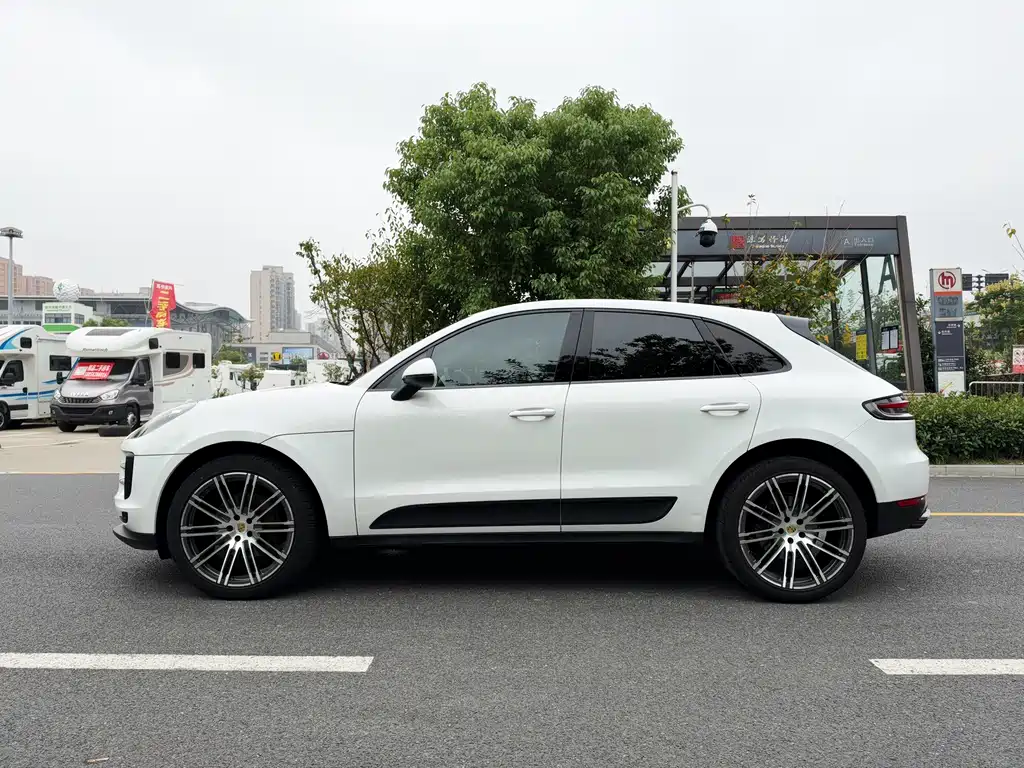 Porsche Macan — миниатюра 10