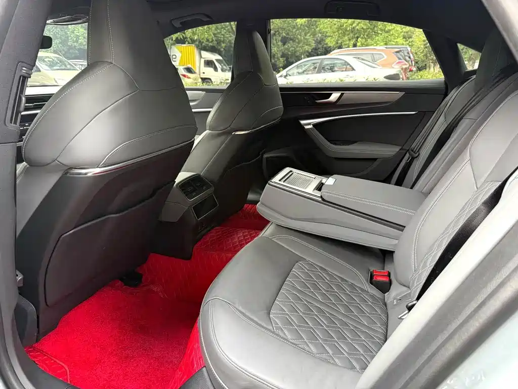 Audi A7L — миниатюра 6