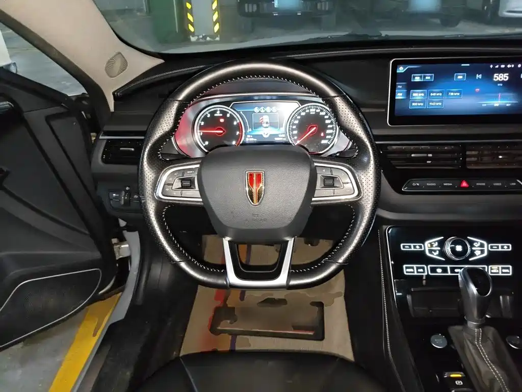Hongqi Hongqi H5 — миниатюра 6
