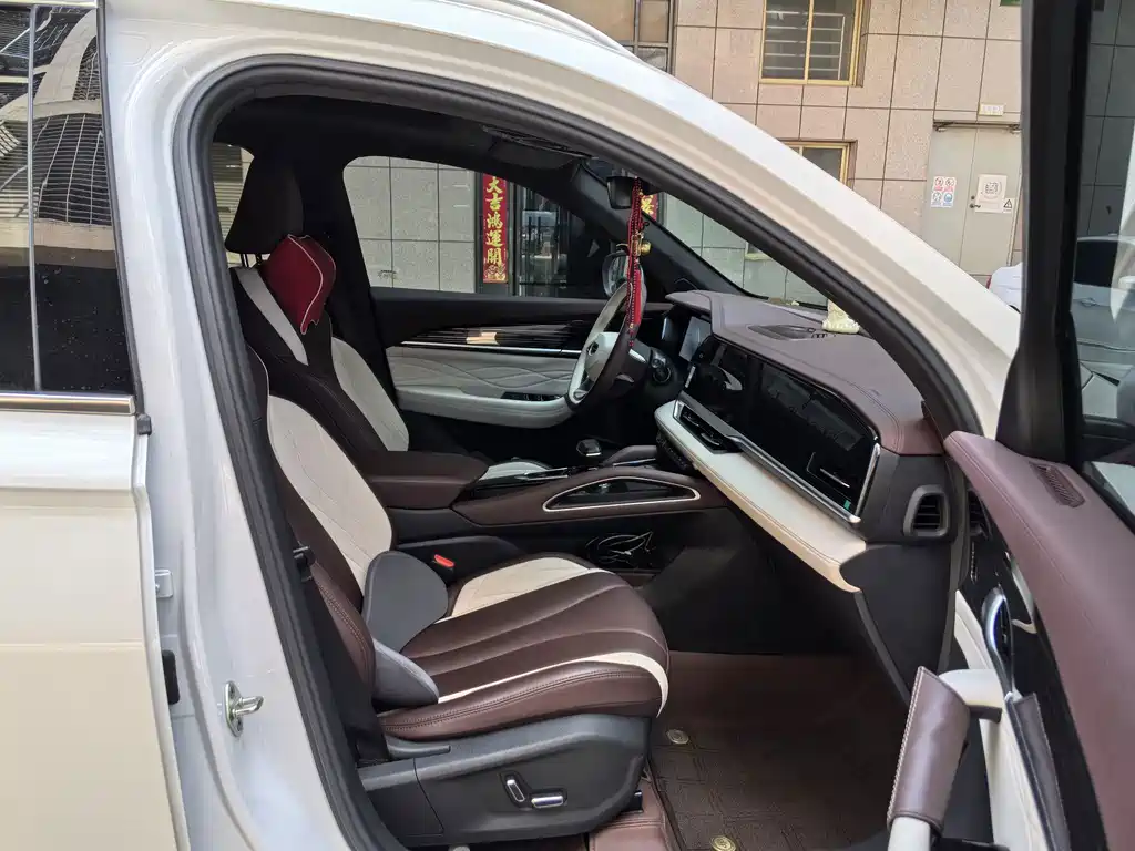 Geely Xingyue L — миниатюра 11