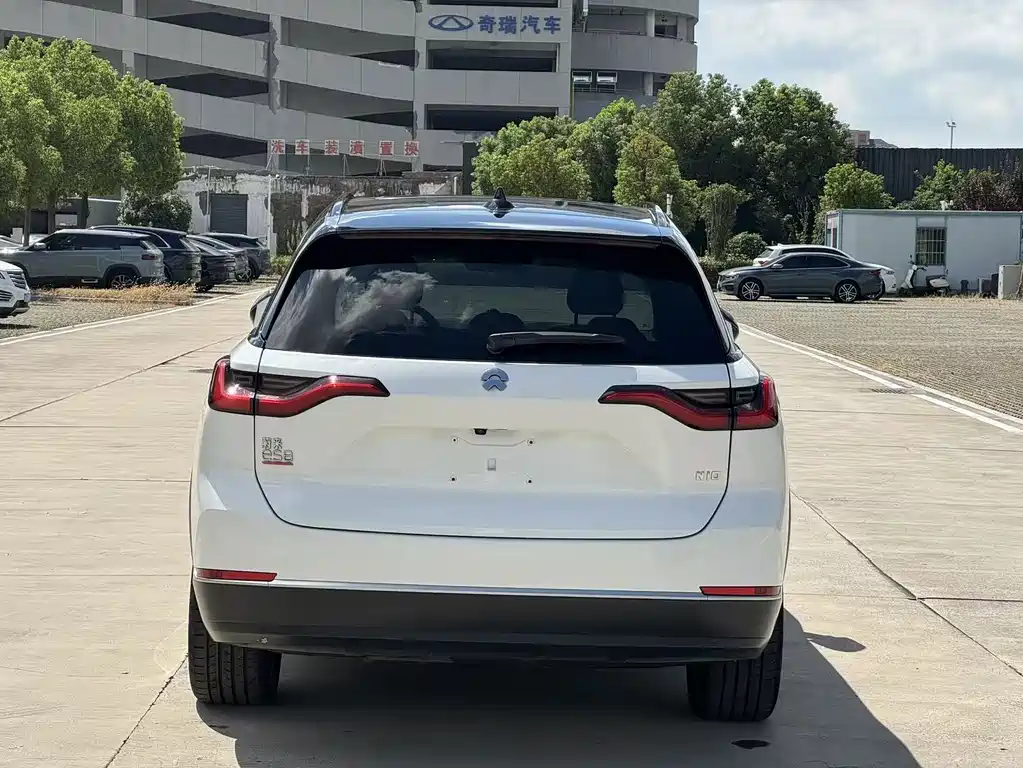 NIO ES8 — миниатюра 5