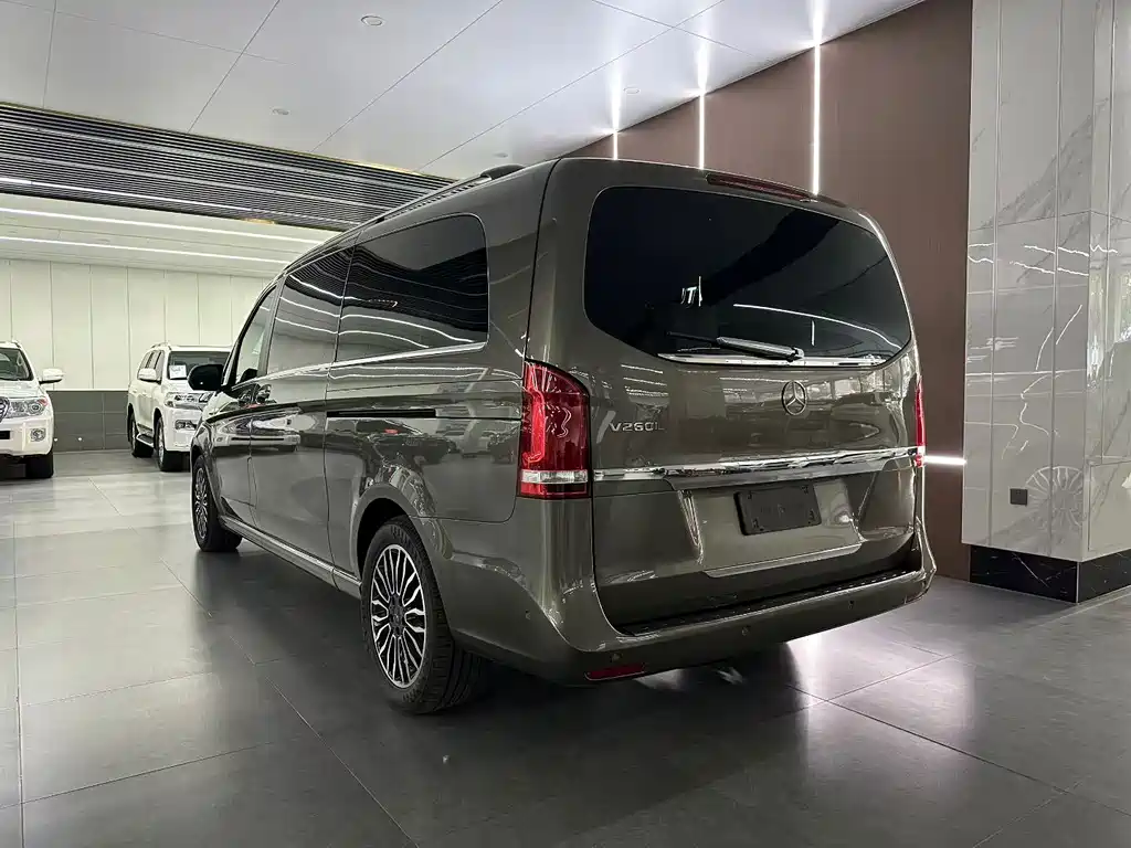 Mercedes-Benz V-Class — миниатюра 7
