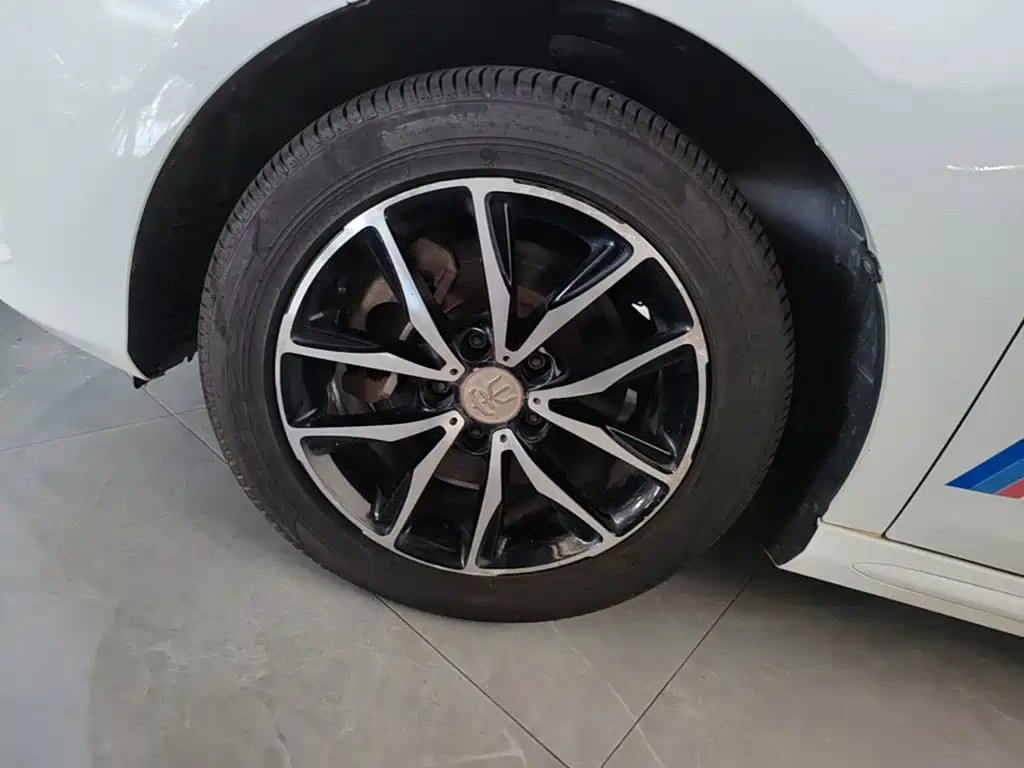BYD MAX — миниатюра 23