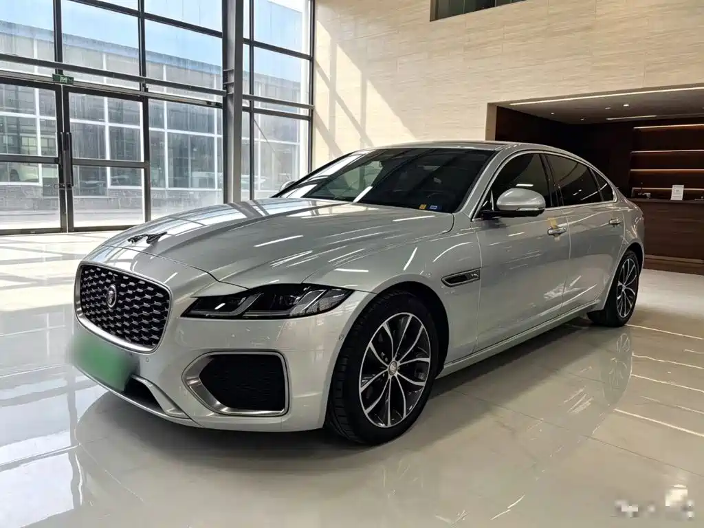 Jaguar XFL