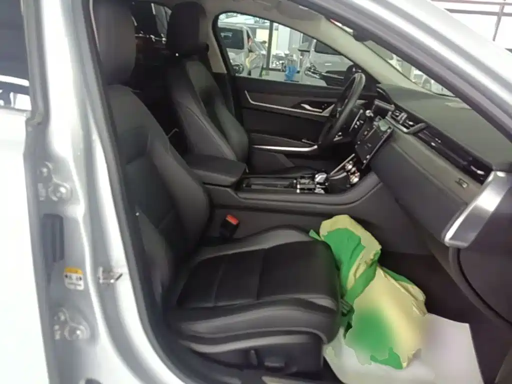 Jaguar XFL — миниатюра 25
