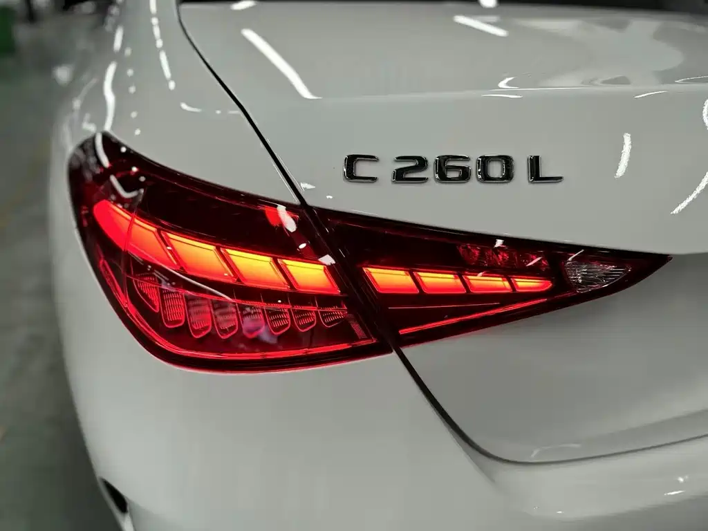 Mercedes-Benz C-Class — миниатюра 7