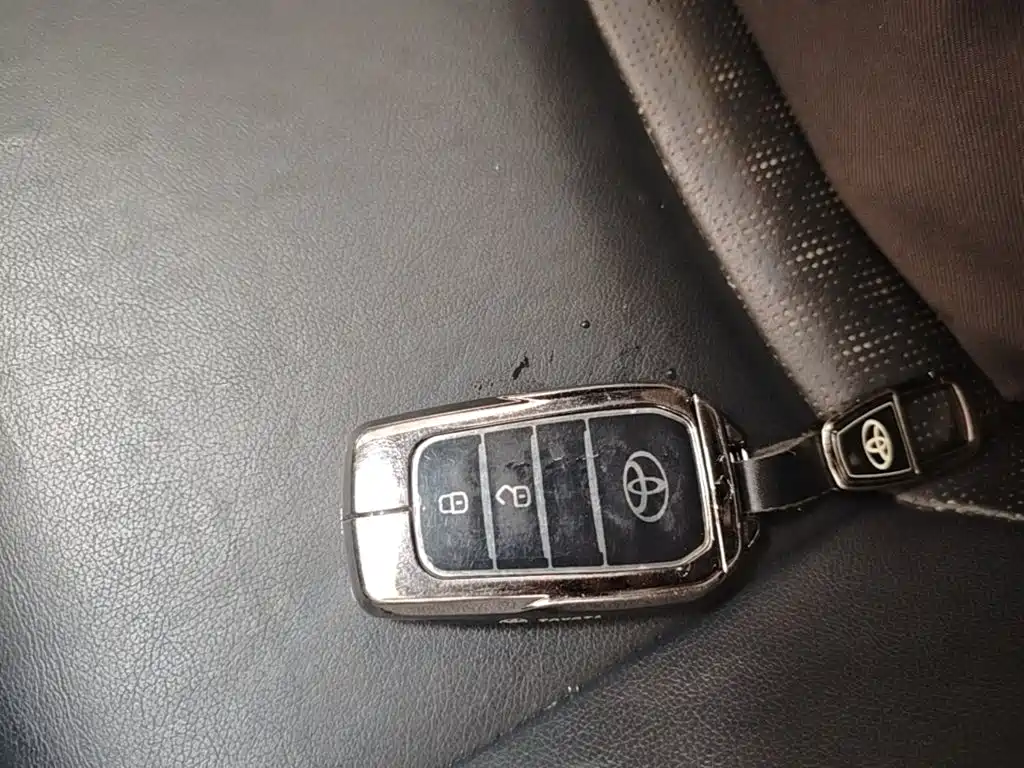 Toyota IZOA — миниатюра 9