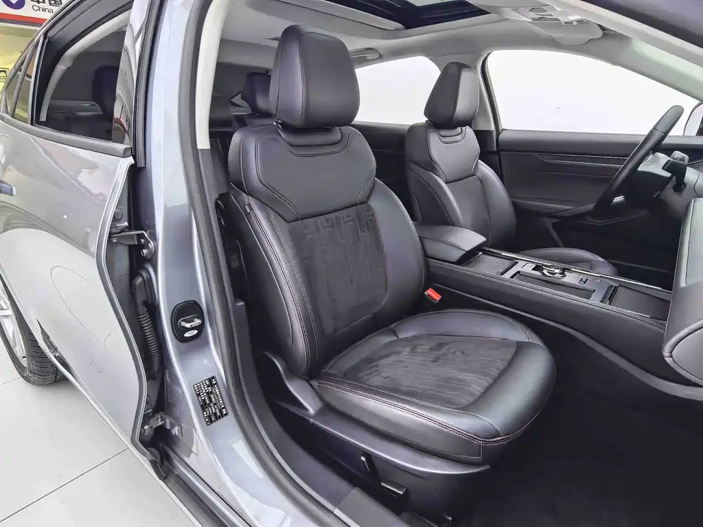 Ford Mondeo — миниатюра 6