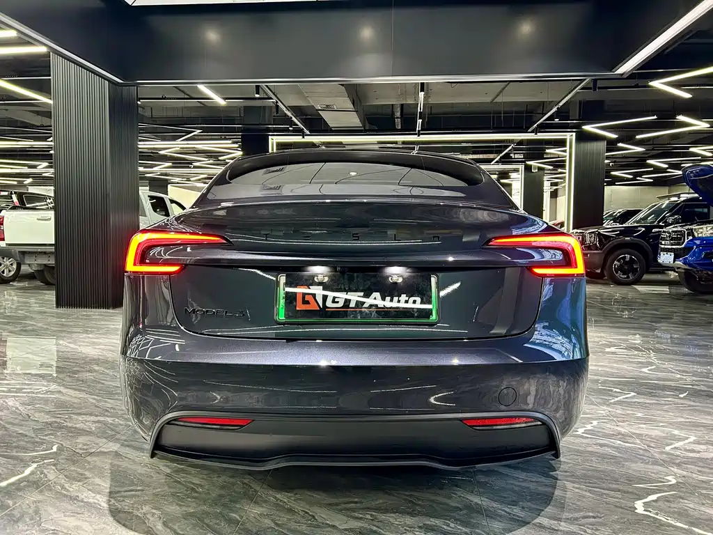 Tesla Model 3 — миниатюра 6