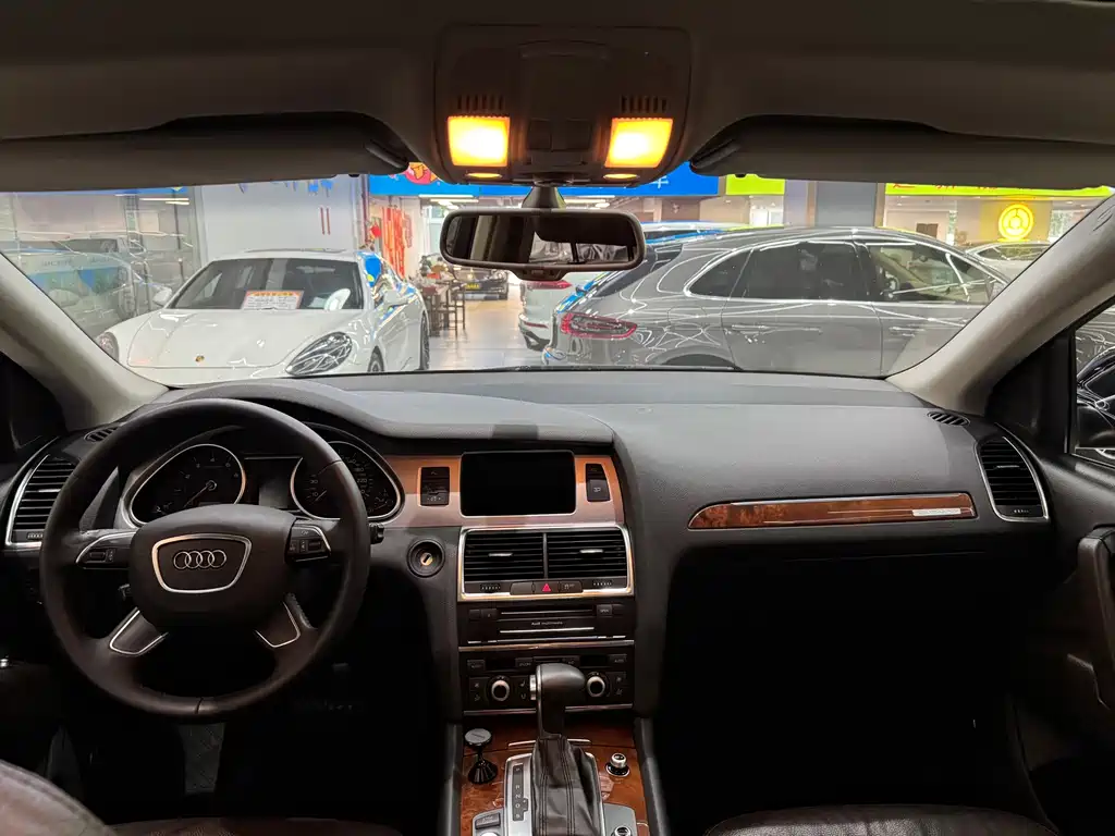 Audi Q7 — миниатюра 12