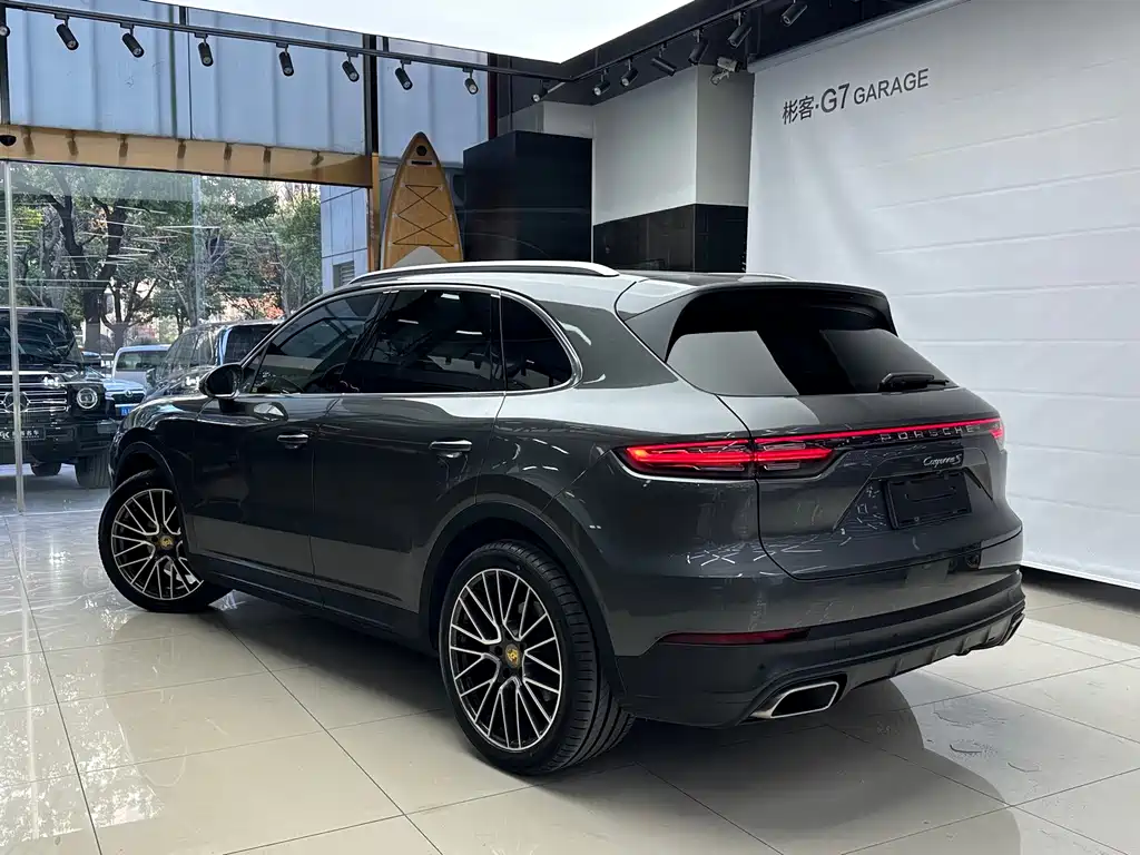 PORSCHE CAYENNE