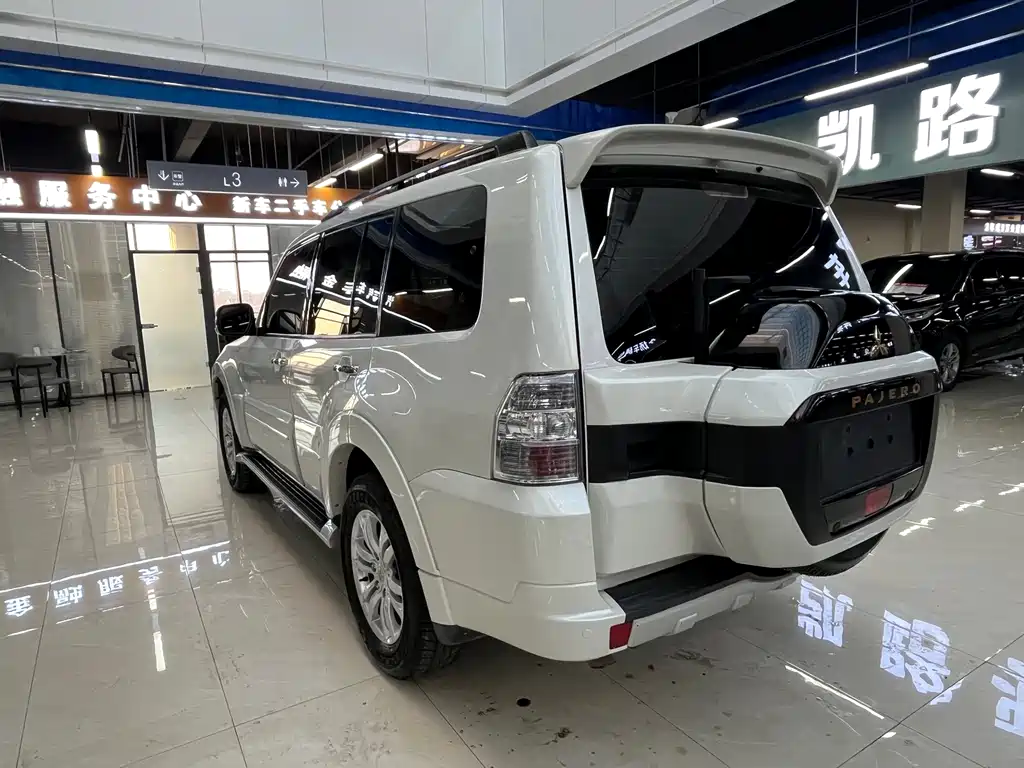 Mitsubishi V97 2019 3.8L AT