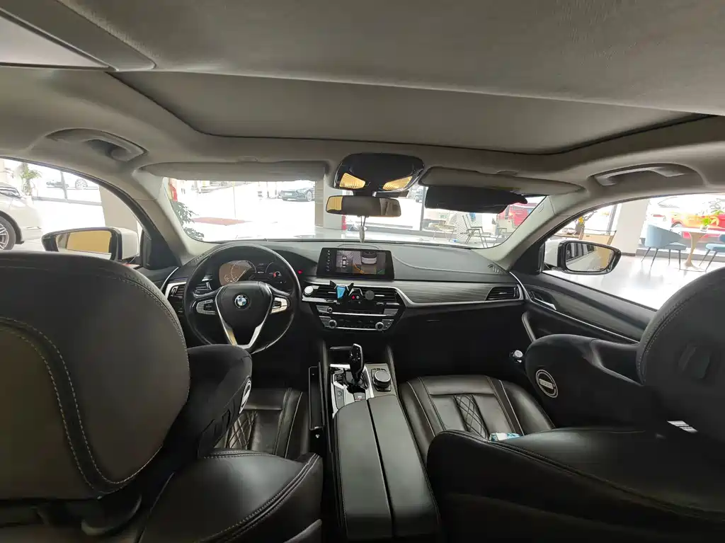 BMW 5 Series 5 2019 530Le Luxury