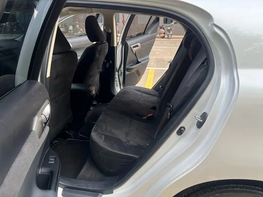 Lexus CT — миниатюра 7