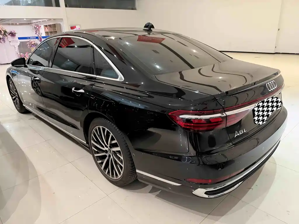 Audi A8 — миниатюра 8