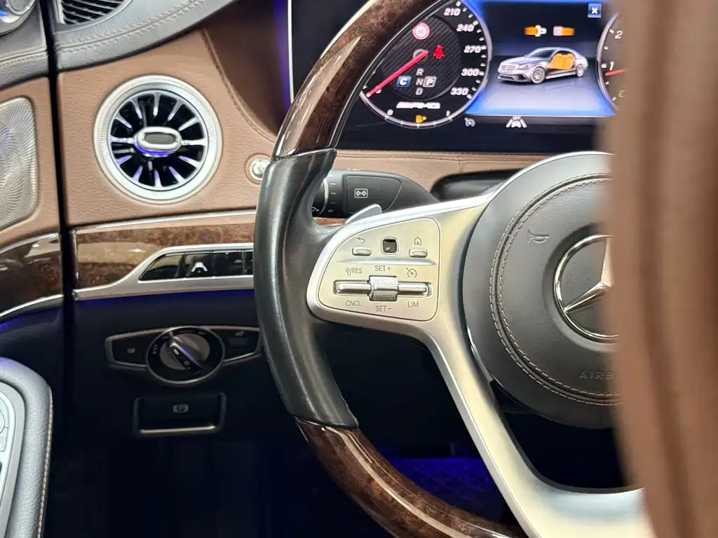Mercedes-Benz S-Class — миниатюра 11