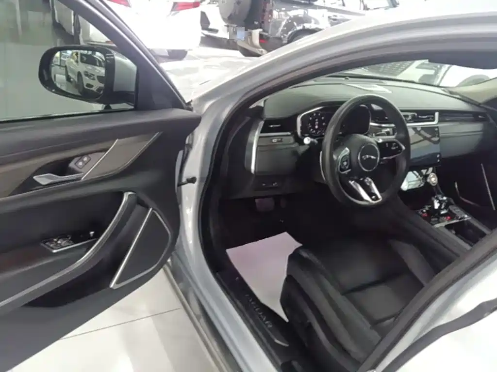 Jaguar XFL — миниатюра 16