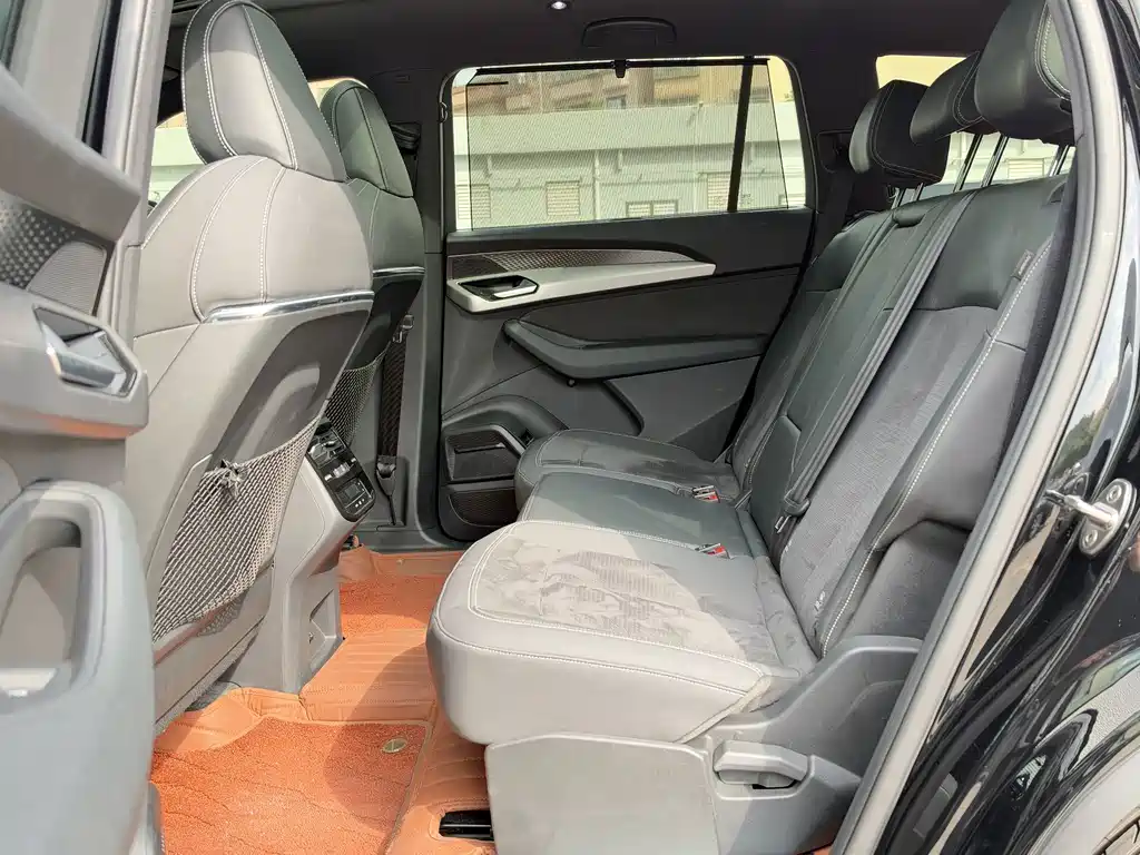 Audi Q6 — миниатюра 9