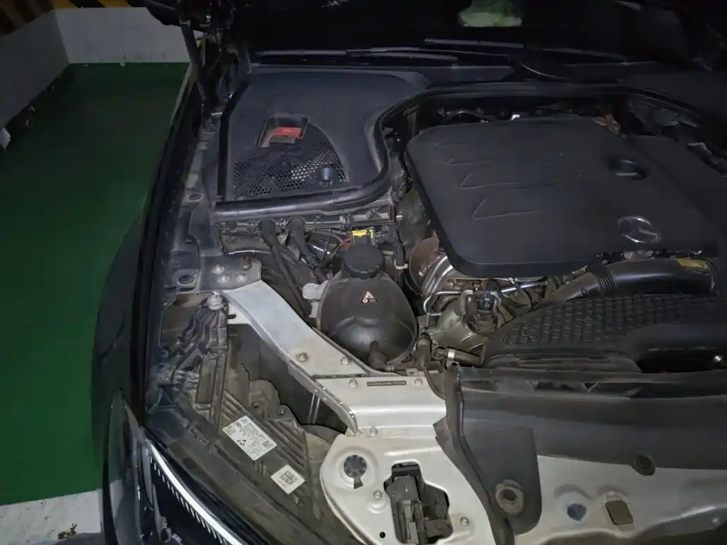 Mercedes-Benz E-Class — миниатюра 20