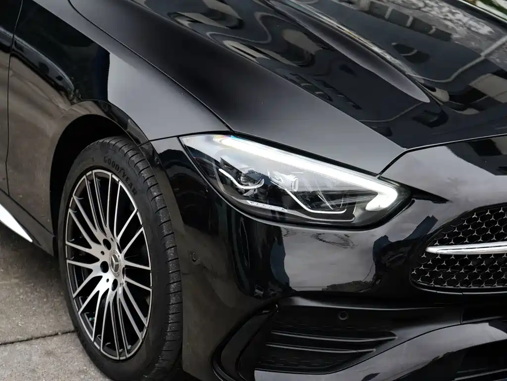 Mercedes-Benz C-Class — миниатюра 9