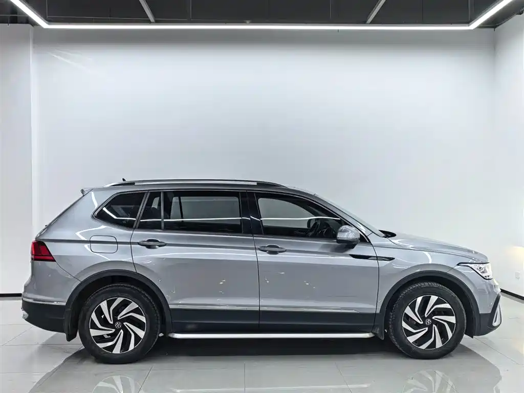 Volkswagen Tiguan L — миниатюра 4
