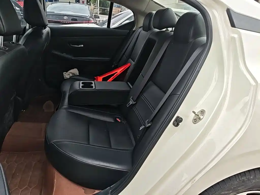 Nissan Sylphy — миниатюра 17