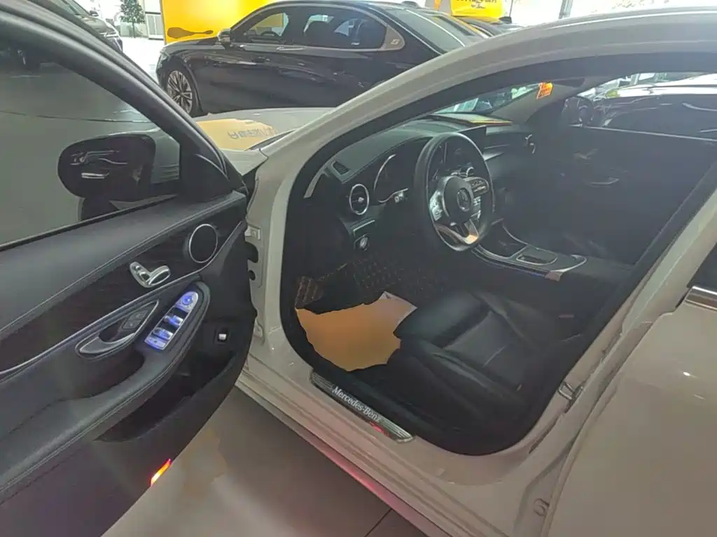 Mercedes-Benz C-Class — миниатюра 16