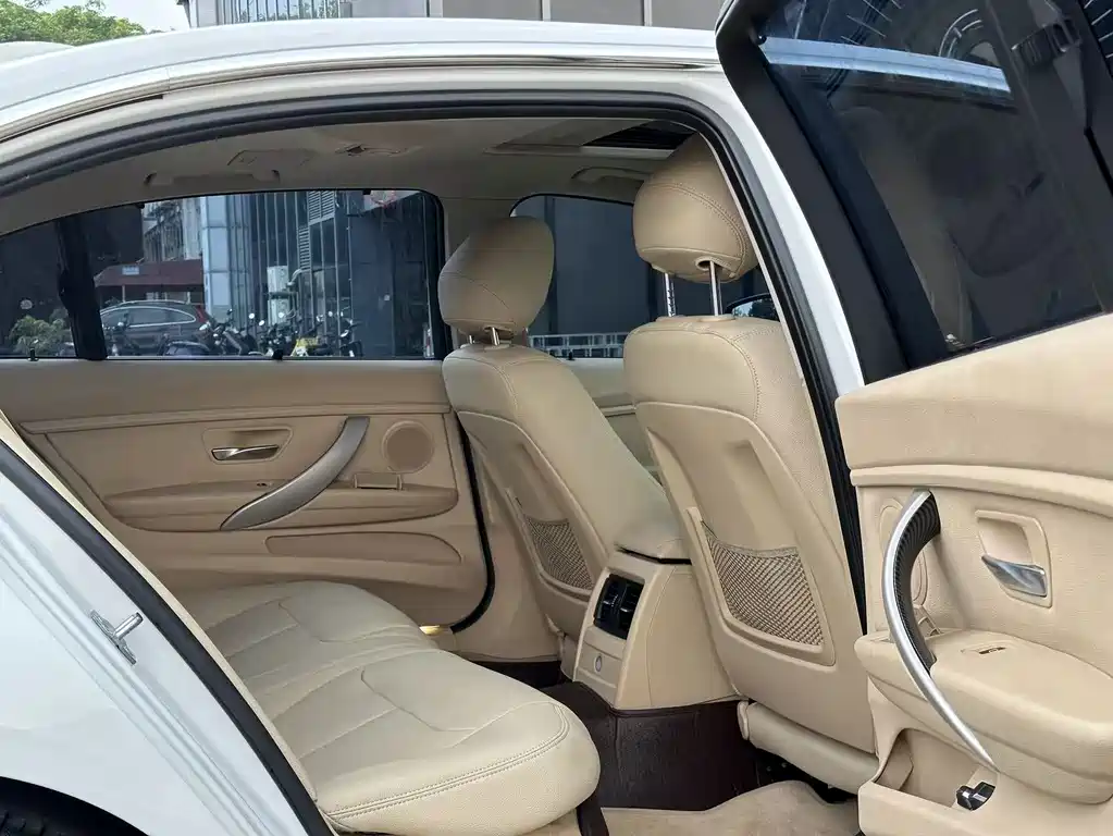 BMW 3 Series — миниатюра 12